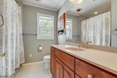 48 Woodland Avenue Verona NJ 07044