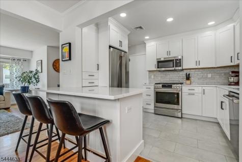 48 Woodland Avenue Verona NJ 07044