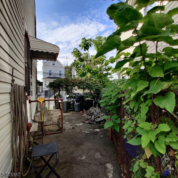 722 S 14th Street Newark NJ 07103