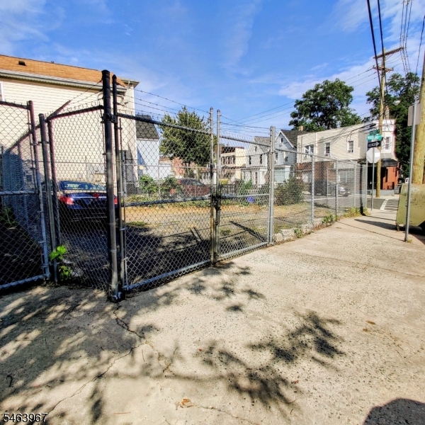 722 S 14th Street Newark NJ 07103