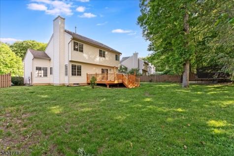 6 Crestwood Circle Mount Olive NJ 07828