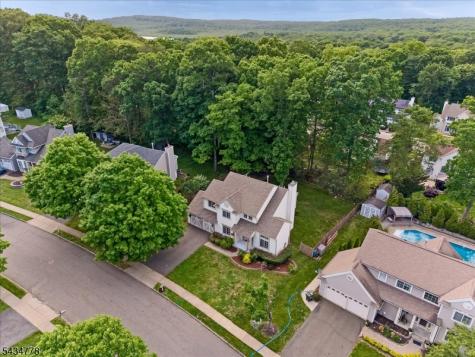 6 Crestwood Circle Mount Olive NJ 07828