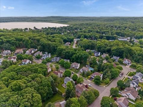 6 Crestwood Circle Mount Olive NJ 07828