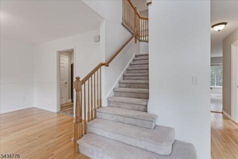 6 Crestwood Circle Mount Olive NJ 07828