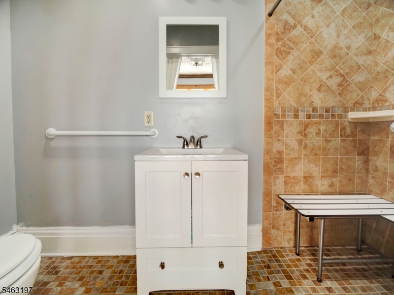 156 Hillside Road Elizabeth NJ 07208