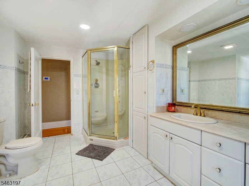 156 Hillside Road Elizabeth NJ 07208