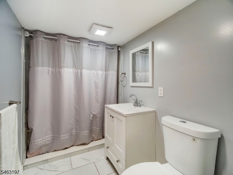 156 Hillside Road Elizabeth NJ 07208