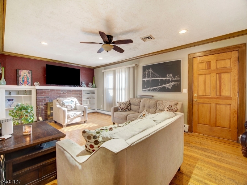 156 Hillside Road Elizabeth NJ 07208