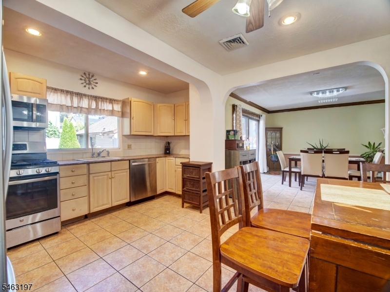156 Hillside Road Elizabeth NJ 07208