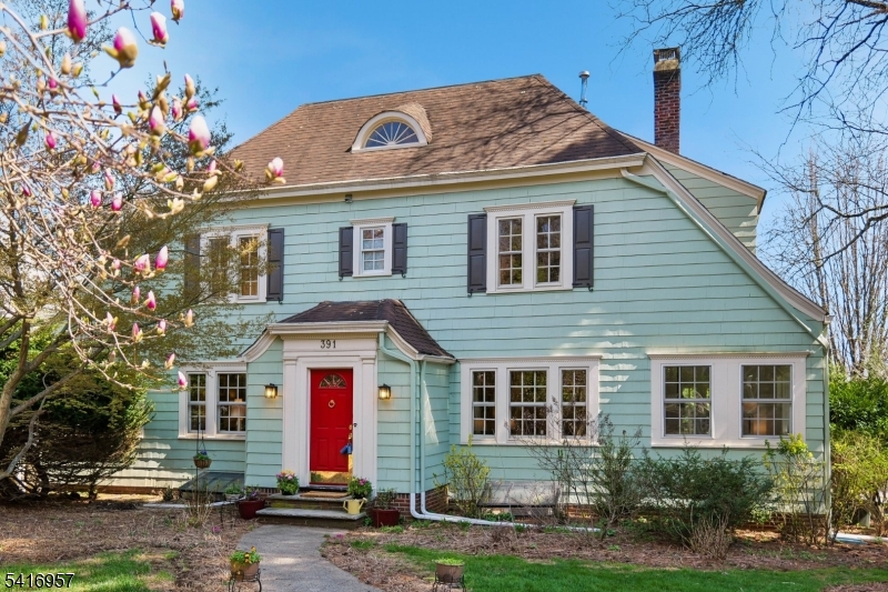 391 Up Mountain Avenue Montclair NJ 07043