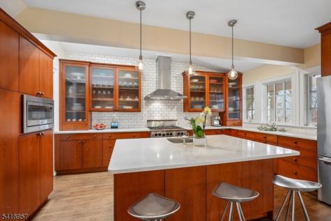 391 Up Mountain Avenue Montclair NJ 07043