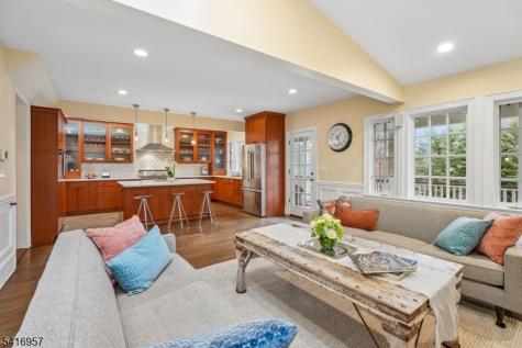 391 Up Mountain Avenue Montclair NJ 07043