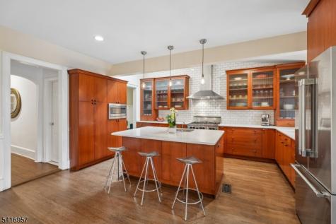391 Up Mountain Avenue Montclair NJ 07043