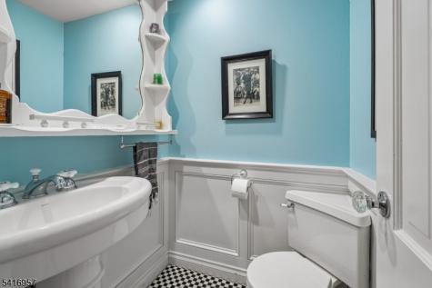 391 Up Mountain Avenue Montclair NJ 07043