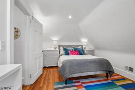 391 Up Mountain Avenue Montclair NJ 07043