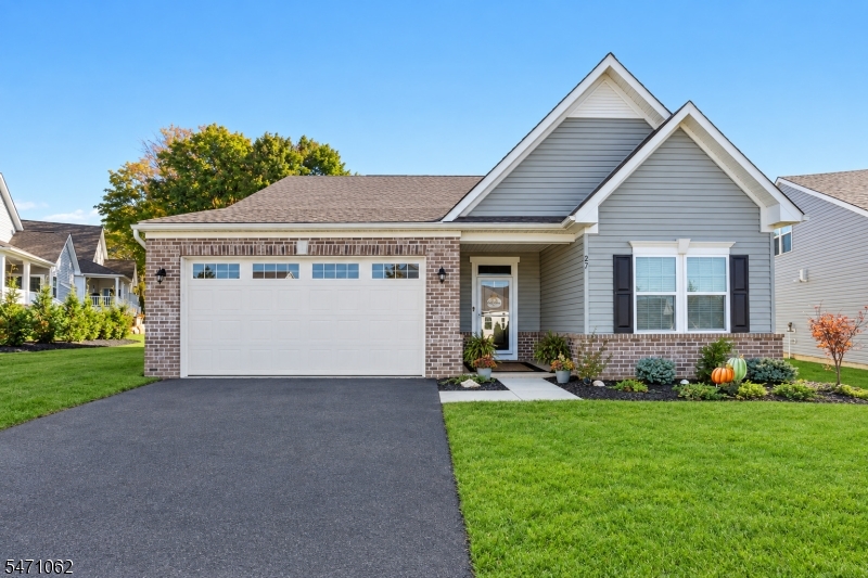 27 Harris Hawk Road Washington NJ 07882
