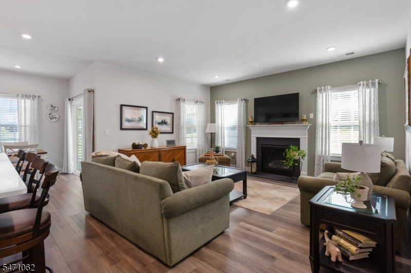 27 Harris Hawk Road Washington NJ 07882