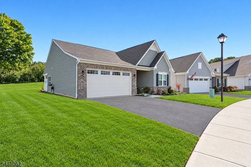 27 Harris Hawk Road Washington NJ 07882