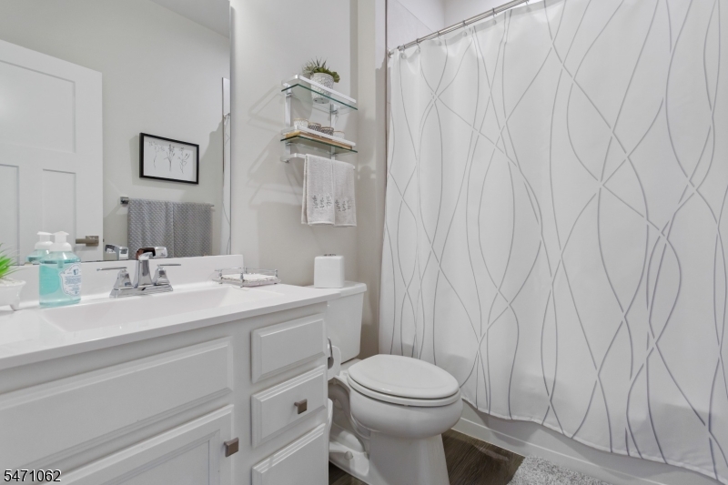 27 Harris Hawk Road Washington NJ 07882