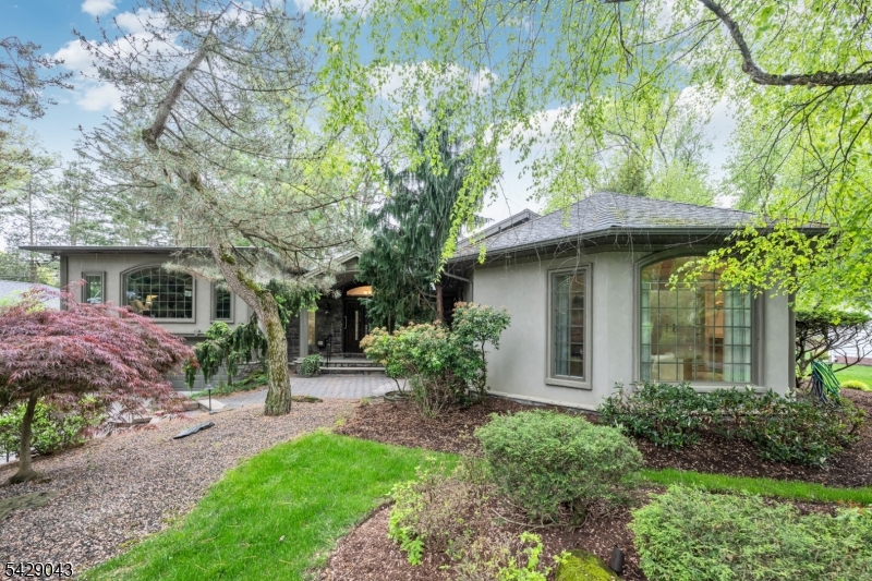 31 Sherwood Drive Hillsdale NJ 07642