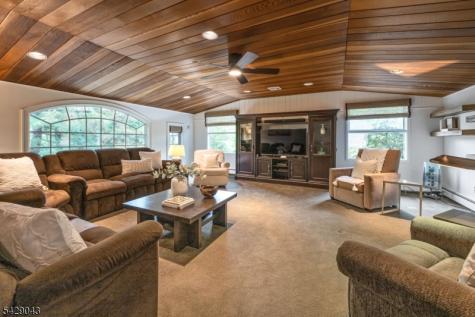 31 Sherwood Drive Hillsdale NJ 07642