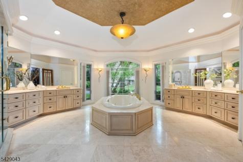 31 Sherwood Drive Hillsdale NJ 07642