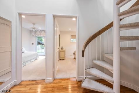 31 Sherwood Drive Hillsdale NJ 07642
