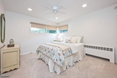 31 Sherwood Drive Hillsdale NJ 07642