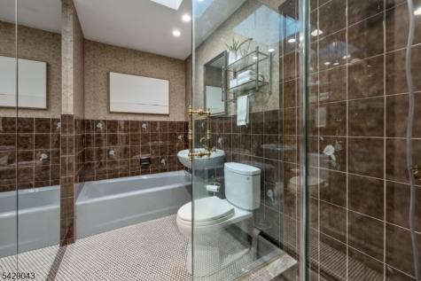 31 Sherwood Drive Hillsdale NJ 07642