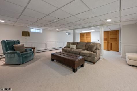 31 Sherwood Drive Hillsdale NJ 07642