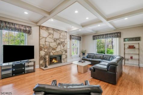 8 Waldron Drive Bridgewater NJ 08836
