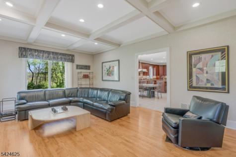 8 Waldron Drive Bridgewater NJ 08836