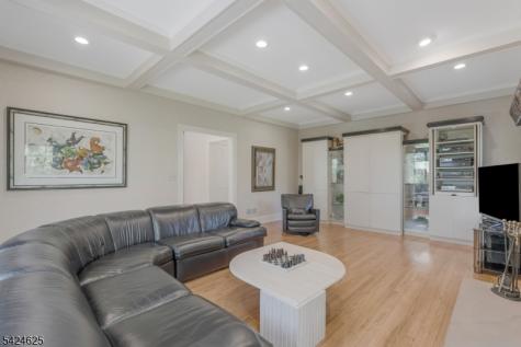 8 Waldron Drive Bridgewater NJ 08836