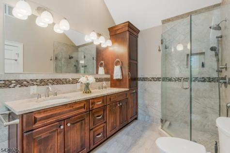 8 Waldron Drive Bridgewater NJ 08836