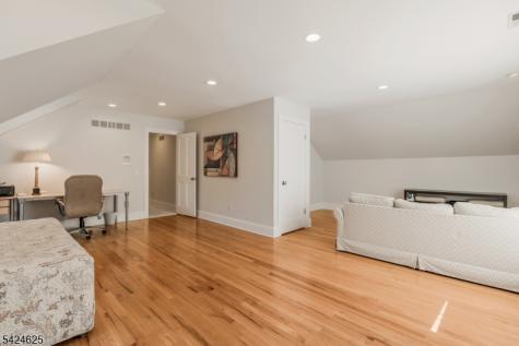8 Waldron Drive Bridgewater NJ 08836