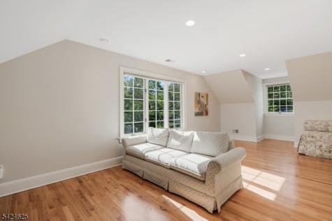 8 Waldron Drive Bridgewater NJ 08836