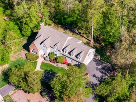 8 Waldron Drive Bridgewater NJ 08836