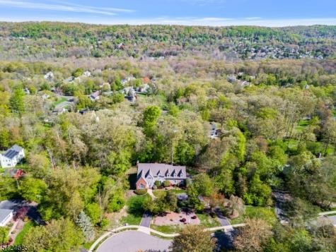 8 Waldron Drive Bridgewater NJ 08836