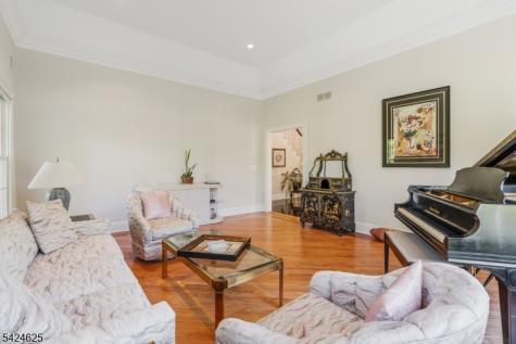 8 Waldron Drive Bridgewater NJ 08836