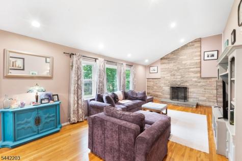 41 Holly Glen Lane Berkeley Heights NJ 07922