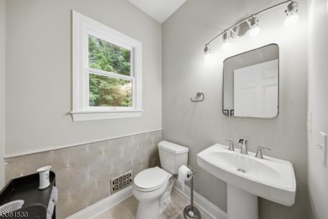 80 Skytop Road Andover NJ 07860