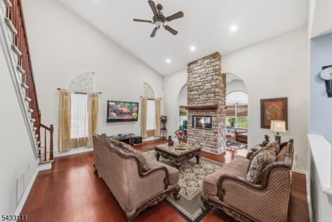 10 Julie Court Franklin NJ 08873
