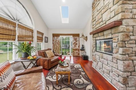 10 Julie Court Franklin NJ 08873