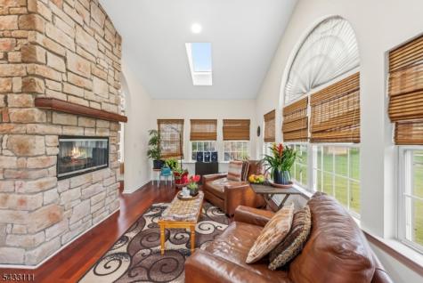 10 Julie Court Franklin NJ 08873