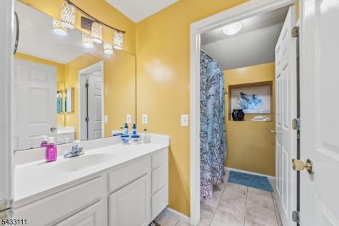 10 Julie Court Franklin NJ 08873