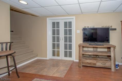 802 Riverbend Drive Clark NJ 07066