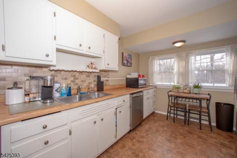 802 Riverbend Drive Clark NJ 07066