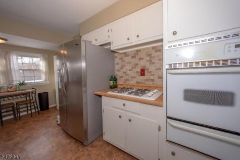 802 Riverbend Drive Clark NJ 07066