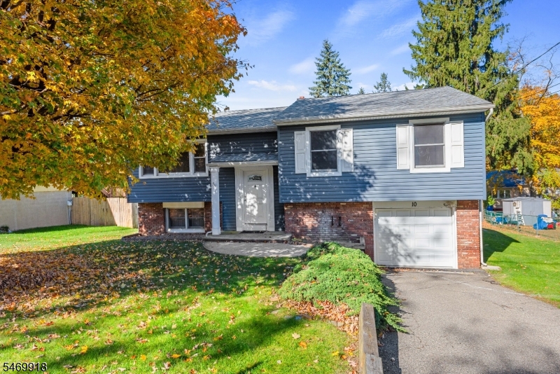 10 Barton Lane Hopatcong NJ 07843