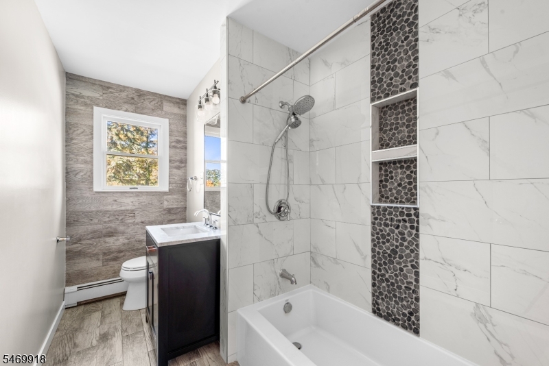 10 Barton Lane Hopatcong NJ 07843